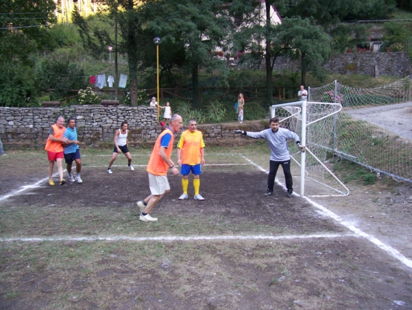  Image name: Calcio22.jpg 
 width: 601 pixel 
 height: 452 pixel 
 Size: 291939 bytes 
 Click to enlarge 